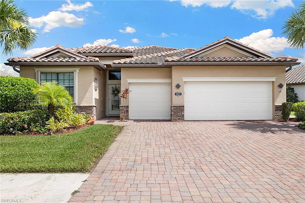 4 bed, 3.0 bath, 2293 sqft, $9,500 — Photo 2