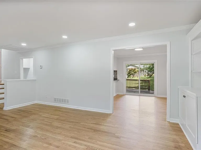 2903 Old Sewell Rd — Photo 6