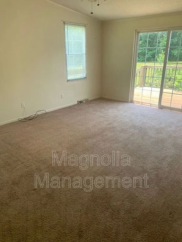 3 bed, 2.0 bath, $1,495 — Photo 3