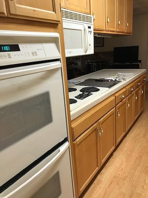 2nd image of 376 Birchwood Ct