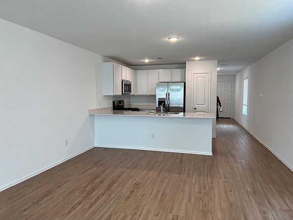 4th image of 27010 Jasmine Breeze Dr