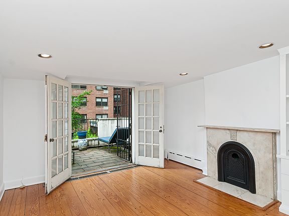 5th image of 208 E 78th St APT 1