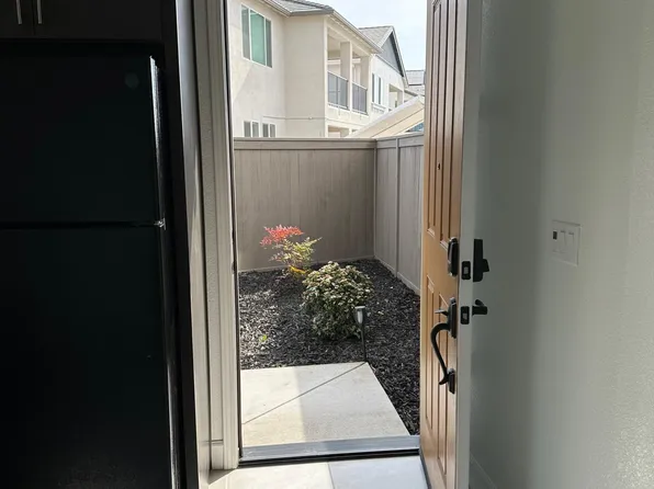 6868 Batten Rd, Stockton, CA 95219