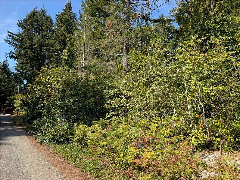 4th image of 459 xx Baker Drive