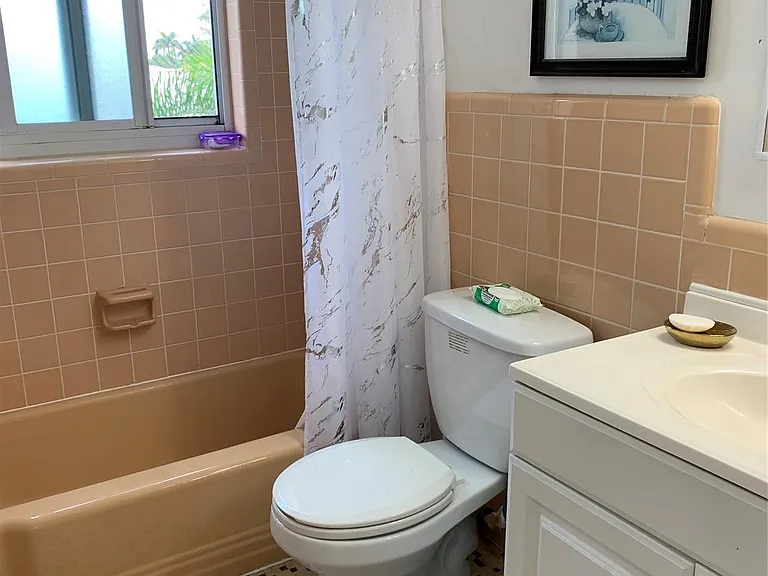 3205 SE 7th St #201 — Photo 8