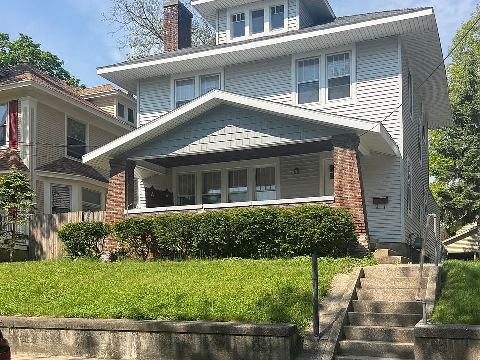 1st image of 425 Rosewood Ave SE