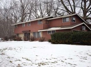 5900 Dawson Ct, Greendale, WI 53129