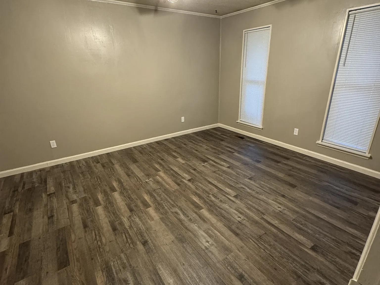3 bed, 1600 sqft, $1,550 — Photo 3