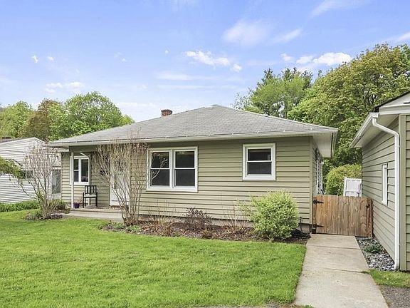 3rd image of 8 McKinley St