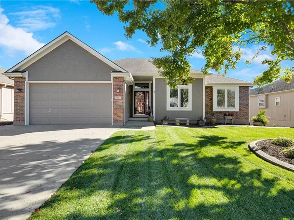 957 NW Birch Ct, Grain Valley, MO 64029