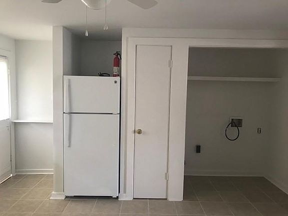 5th image of 1308 1/2 15th St #1