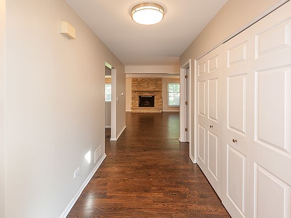 5th image of 15 Sommerset Ln