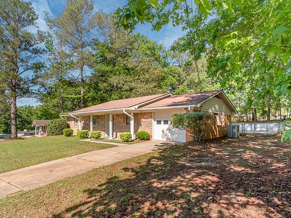 2nd image of 413 Springdale Dr