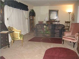 2nd image of 3615 Helen Ln