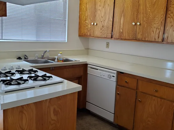 645 Colby Cir APT B, Claremont, CA 91711