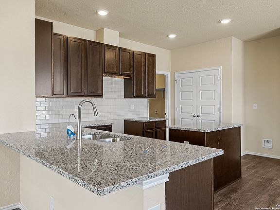 5th image of 2616 Gideon Ln