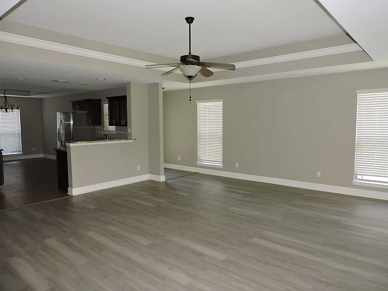 6060 Dunridge Dr — Photo 4