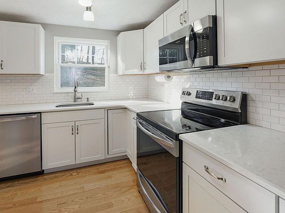5th image of 16012 Normandy Ct