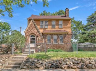 956 Berwick Blvd, Pontiac, MI 48341