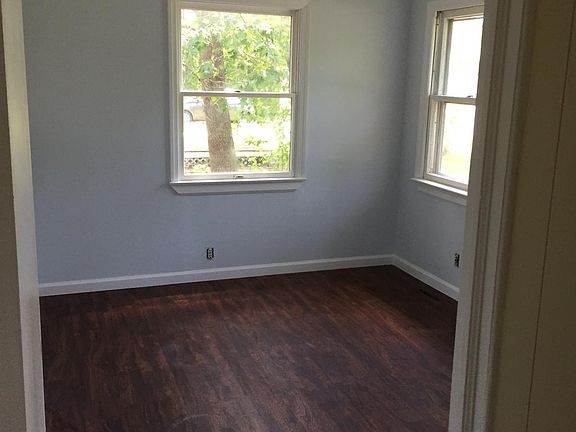 LARGE BEDROOM 2
