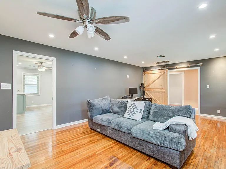 9002 Railton St — Photo 16