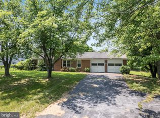 1306 Nadenbousch Ln, Martinsburg, WV 25405