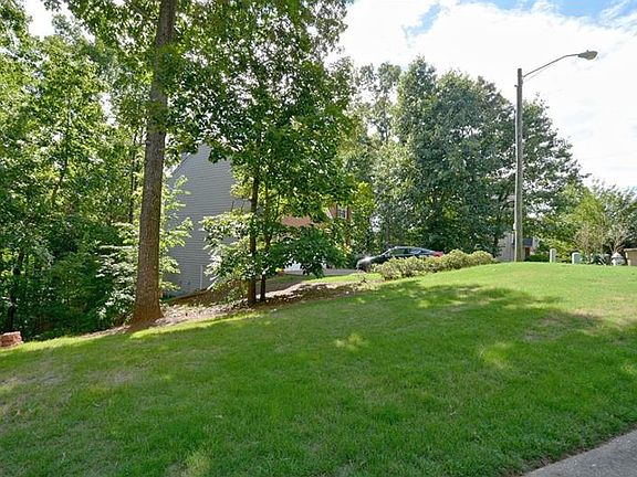 2nd image of 886 Troubadour Ct SW