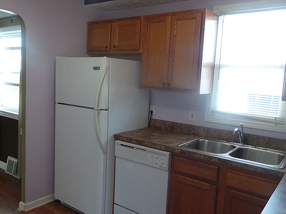 3rd image of 8606 Beech Ave