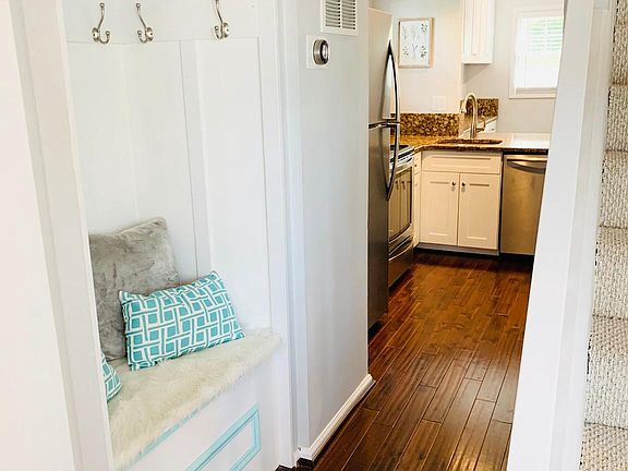 3rd image of 21 Orchard Dr