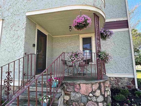 4th image of 711 19th St