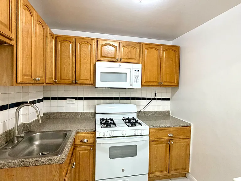 56-10 94th St #1R — Photo 5
