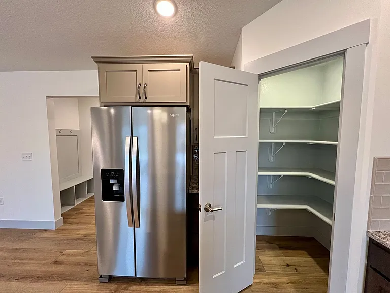 4650 Pierce Dr — Photo 5