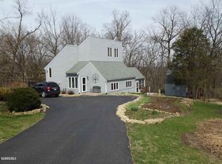 1131 N Clark Ln, Galena, IL 61036