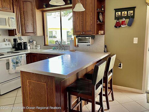 4th image of 722A Wooton Ct