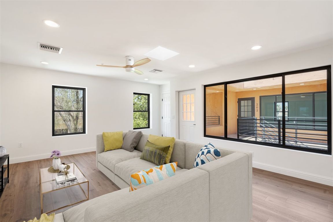 next background image