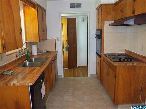 4th image of 806 E Cypress Ave