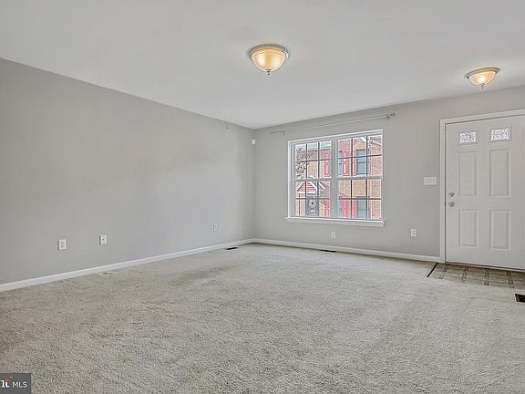5th image of 1409 Wyeth St