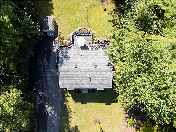 3rd image of 14 Debra Dr