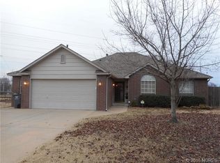 11601 S Forest Ct, Jenks, OK 74037