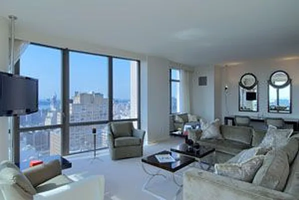 Rented by BLU Real Estate | media 22