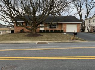 16 Geist Rd, Lancaster, PA 17601