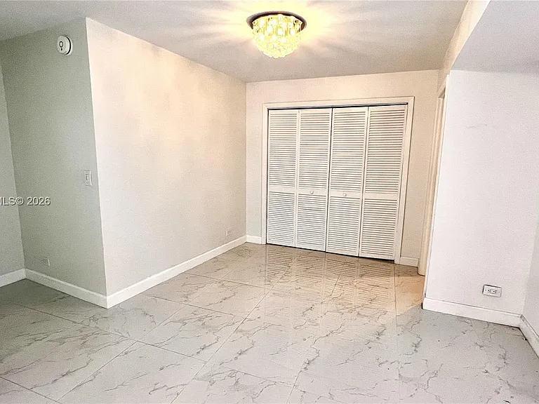 6039 Collins Ave #520 — Photo 7