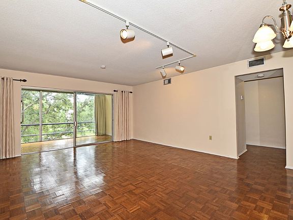 4th image of 700 Melrose Ave APT G21