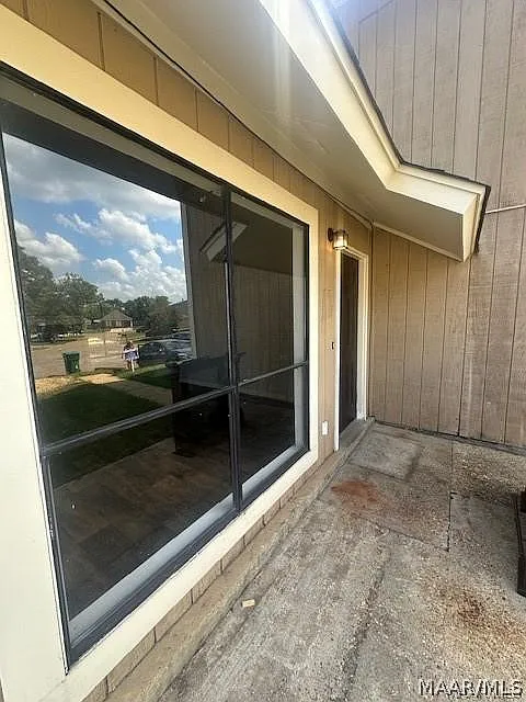 3 bed, 2.0 bath, 1706 sqft, $1,050 — Photo 2
