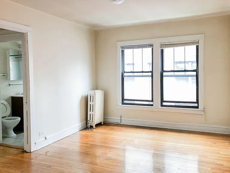 512-20 W. Cornelia — Photo 31
