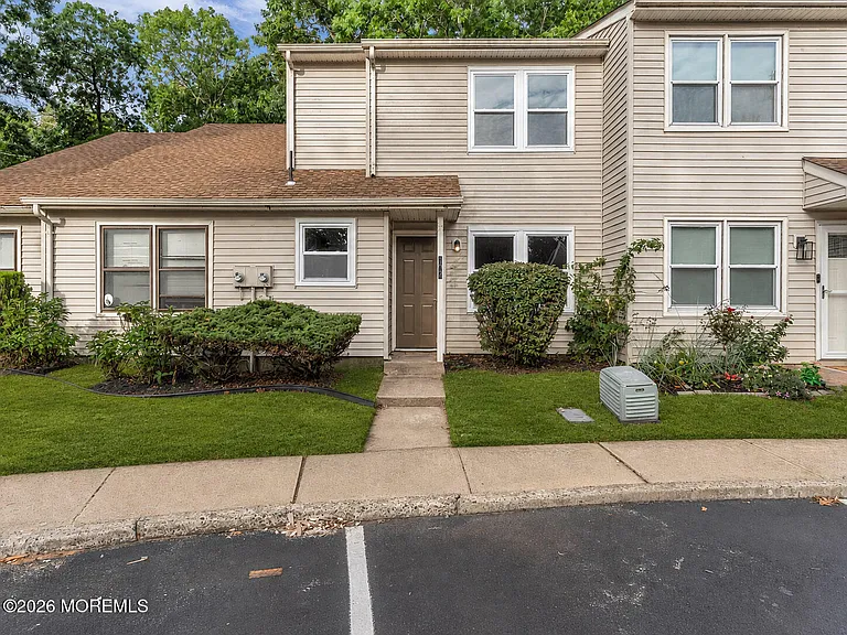 107 Tavistock Dr — Photo 1