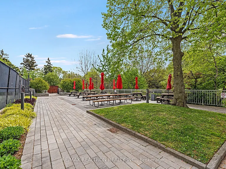 2261 Lake Shore Blvd W #1012 — Photo 32