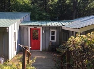 25 Lakeview Rd, Shutesbury, MA 01072