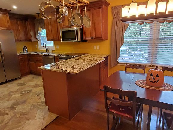 5th image of 5119 Carriage Dr