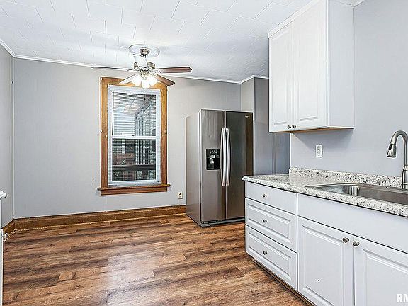 3rd image of 2731 E Locust St